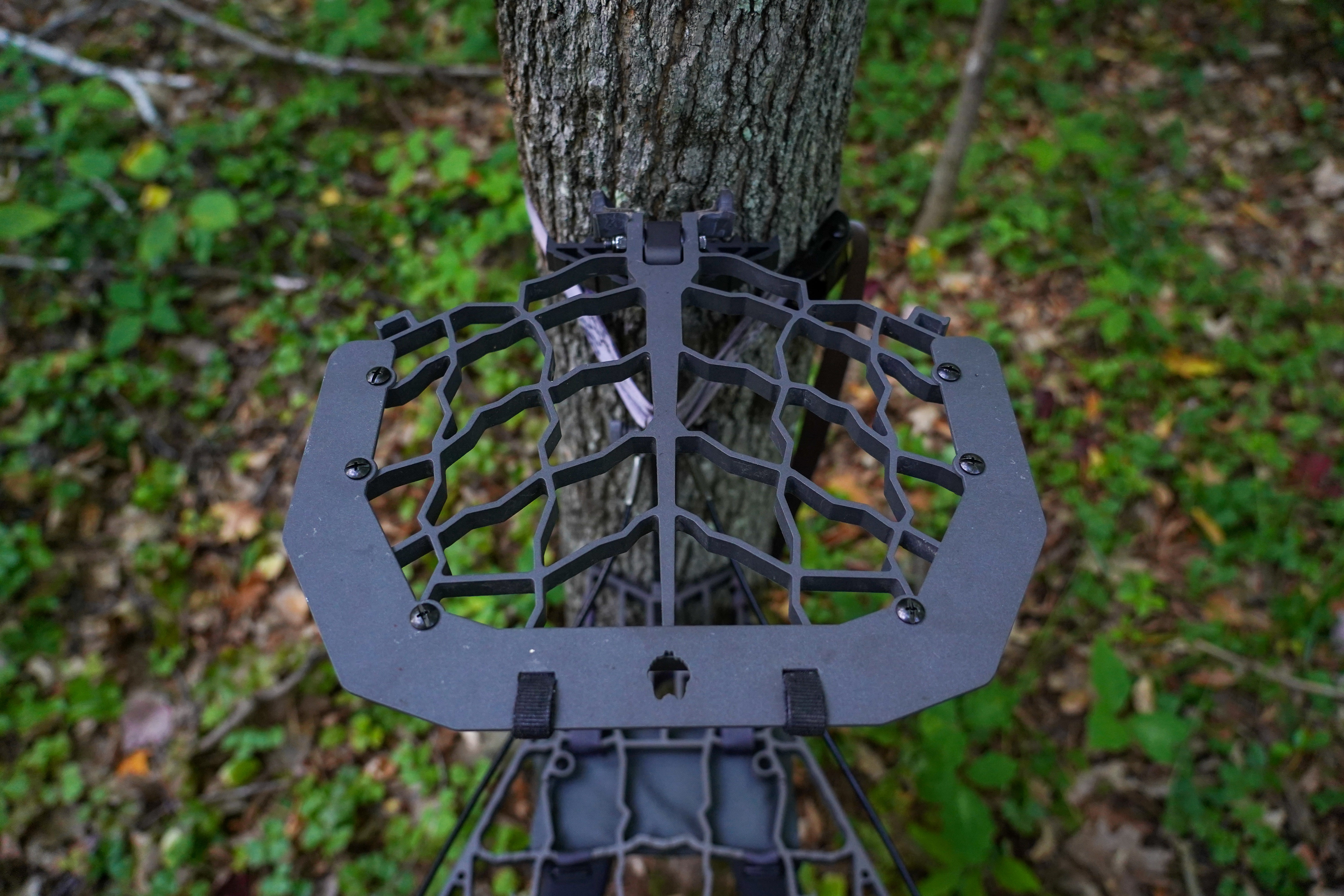 HANG-ON TREESTAND SEAT EXTENSION