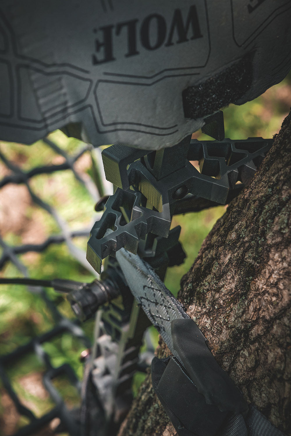 Lone Wolf Custom Gear D'Acquisto Series Hang-On Tree stand